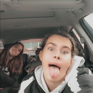 Meet your Posher, Samantha